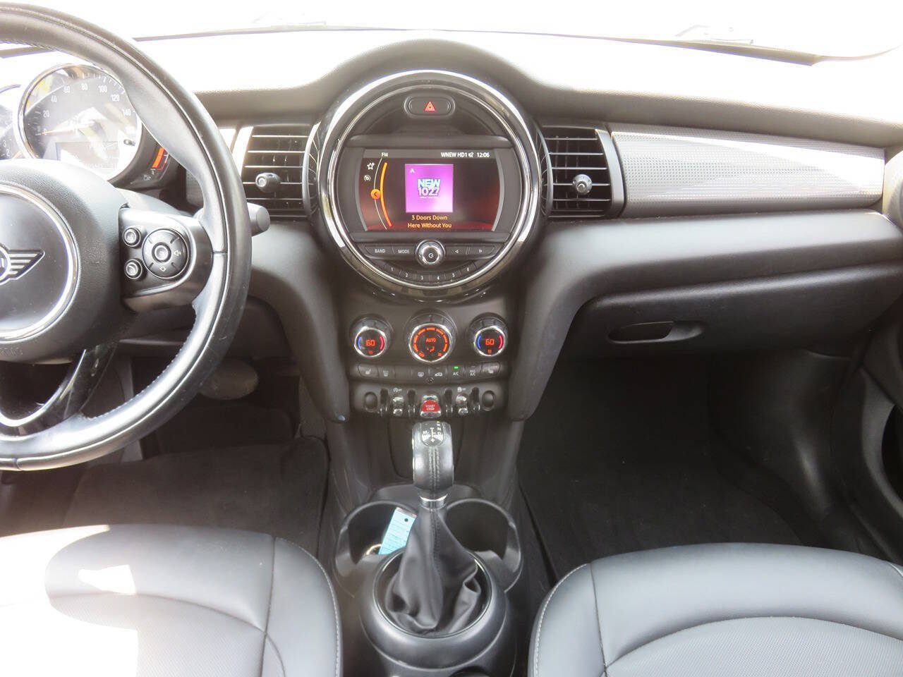 Used 2019 MINI Cooper 4-Door Hardtop w/ Signature Upholstery Package FWD image 16