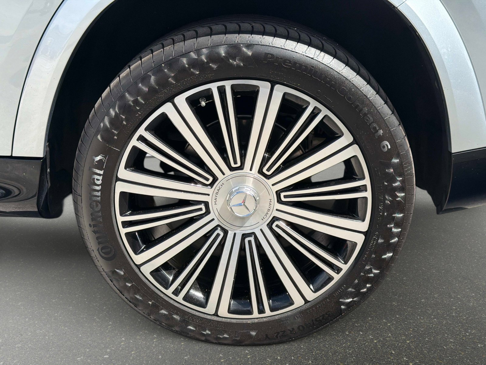 Used 2023 Mercedes-Benz Maybach GLS 600 4MATIC image 14