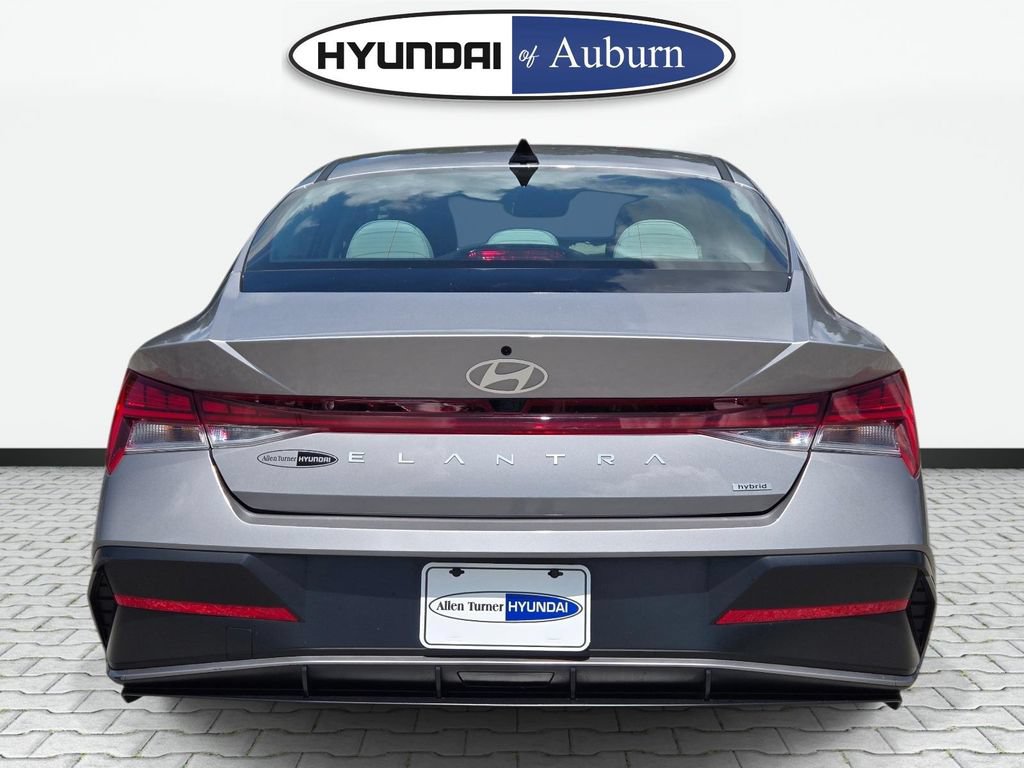 Certified 2025 Hyundai Elantra Limited FWD image 6
