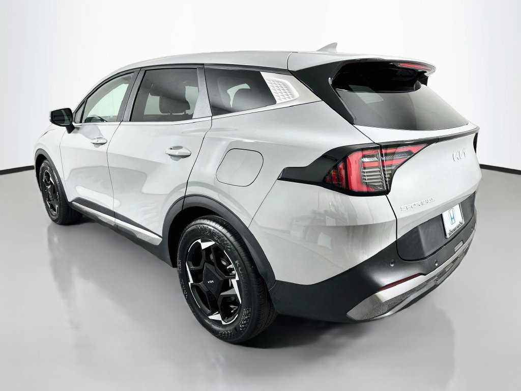 Used 2026 Kia Sportage EX FWD image 7