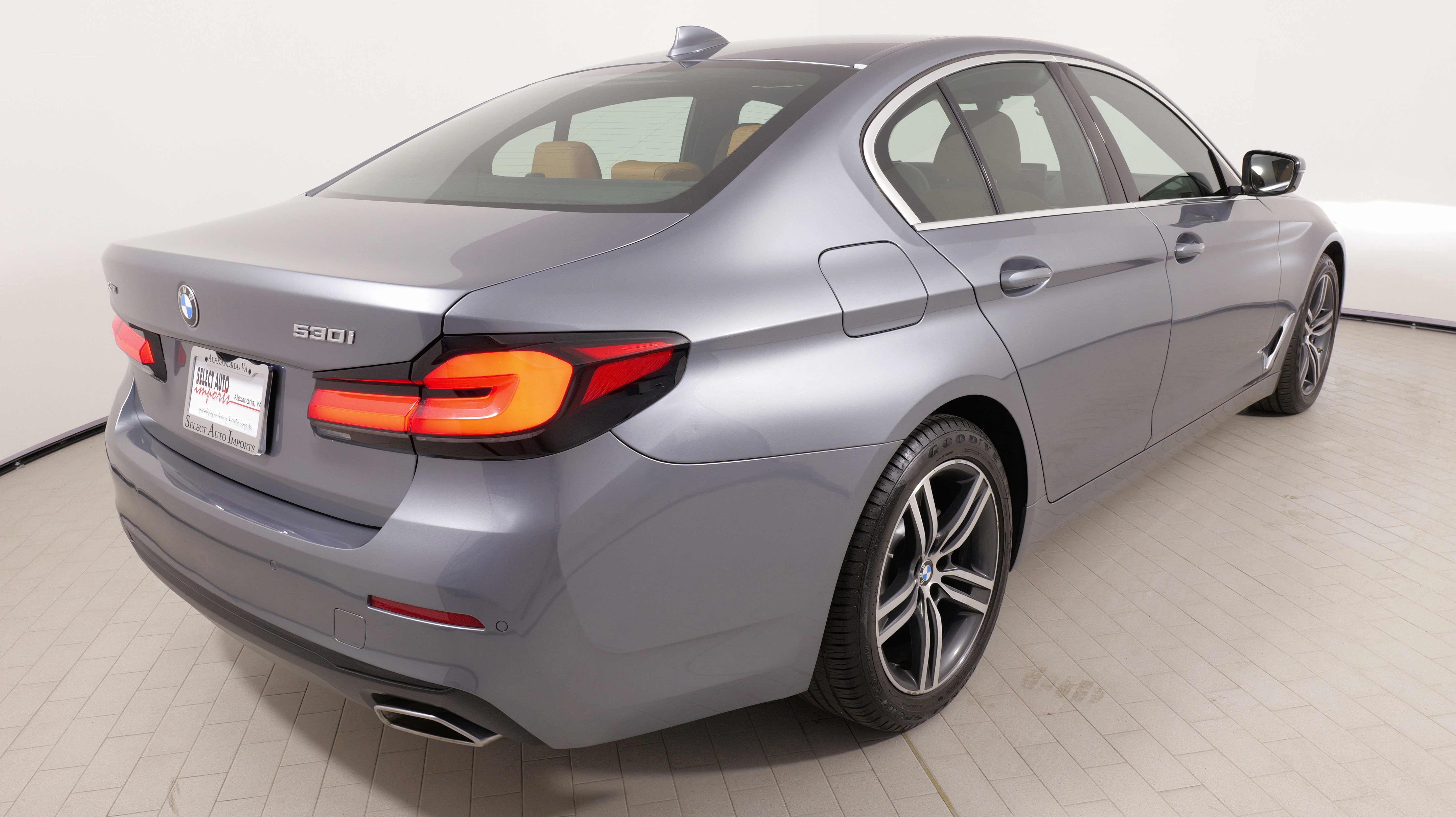 Used 2022 BMW 530i xDrive w/ Convenience Package image 12