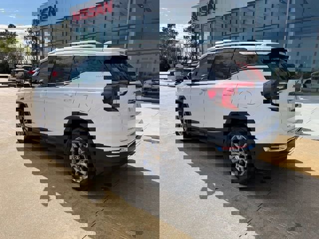 Used 2022 GMC Terrain SLT image 3