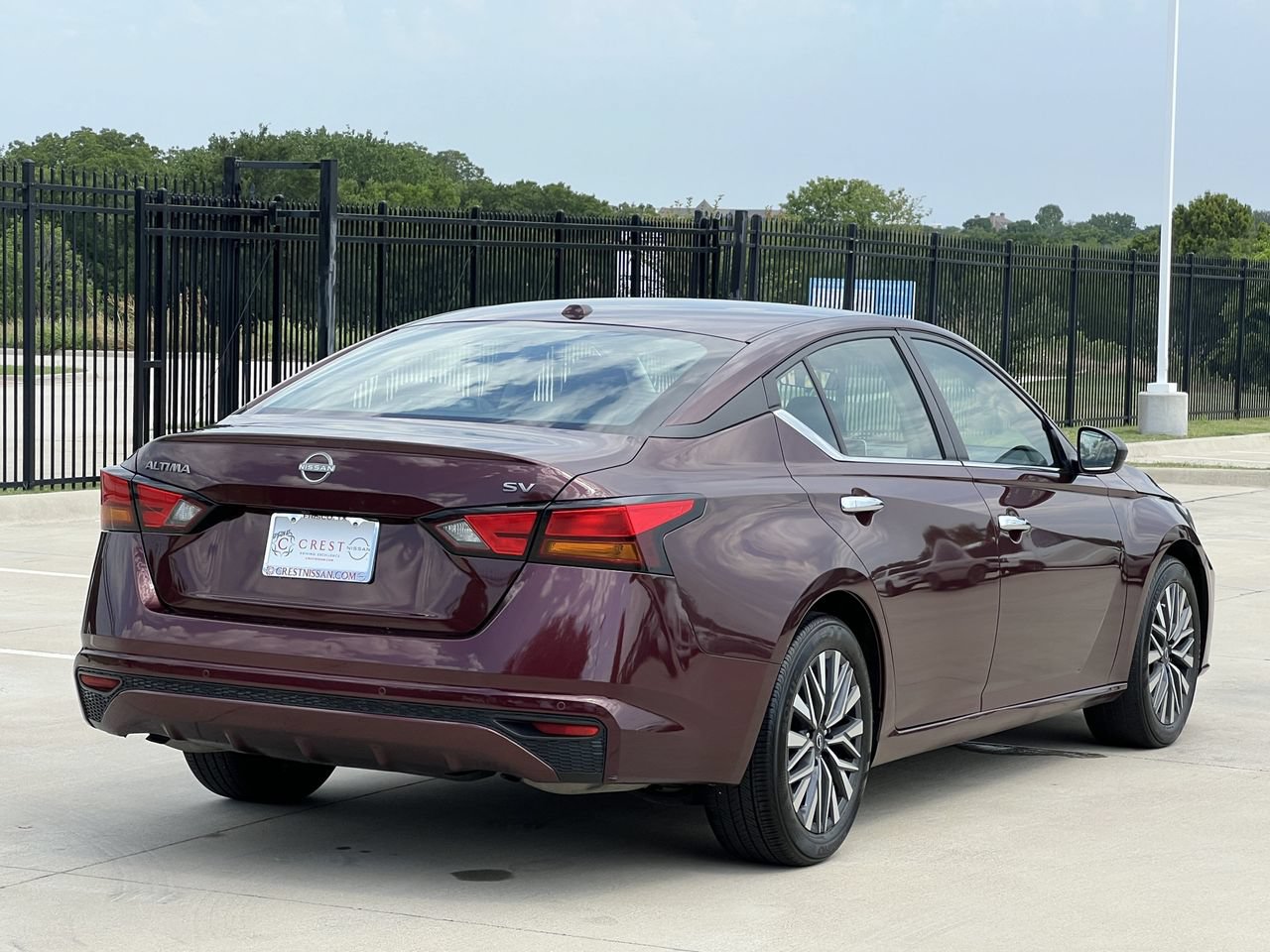 Used 2024 Nissan Altima 2.5 SV FWD image 4