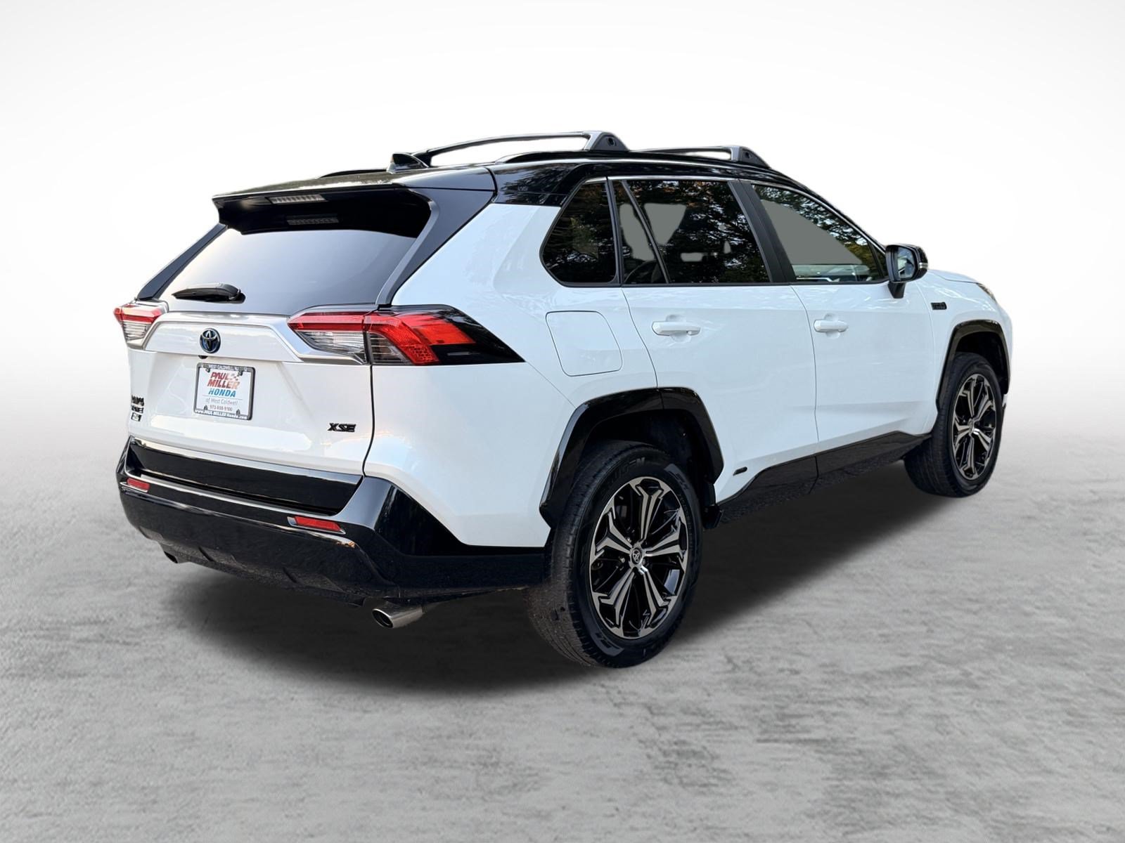 Used 2023 Toyota RAV4 XSE w/ Weather Package AWD/4WD image 6