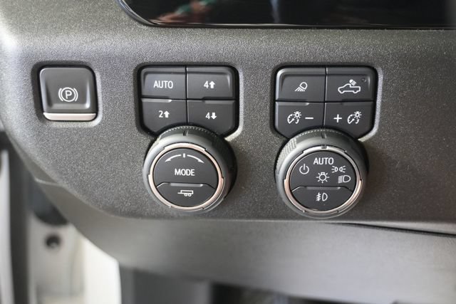Used 2022 Chevrolet Silverado 1500 High Country w/ Z71 Off-Road Package AWD/4WD image 23
