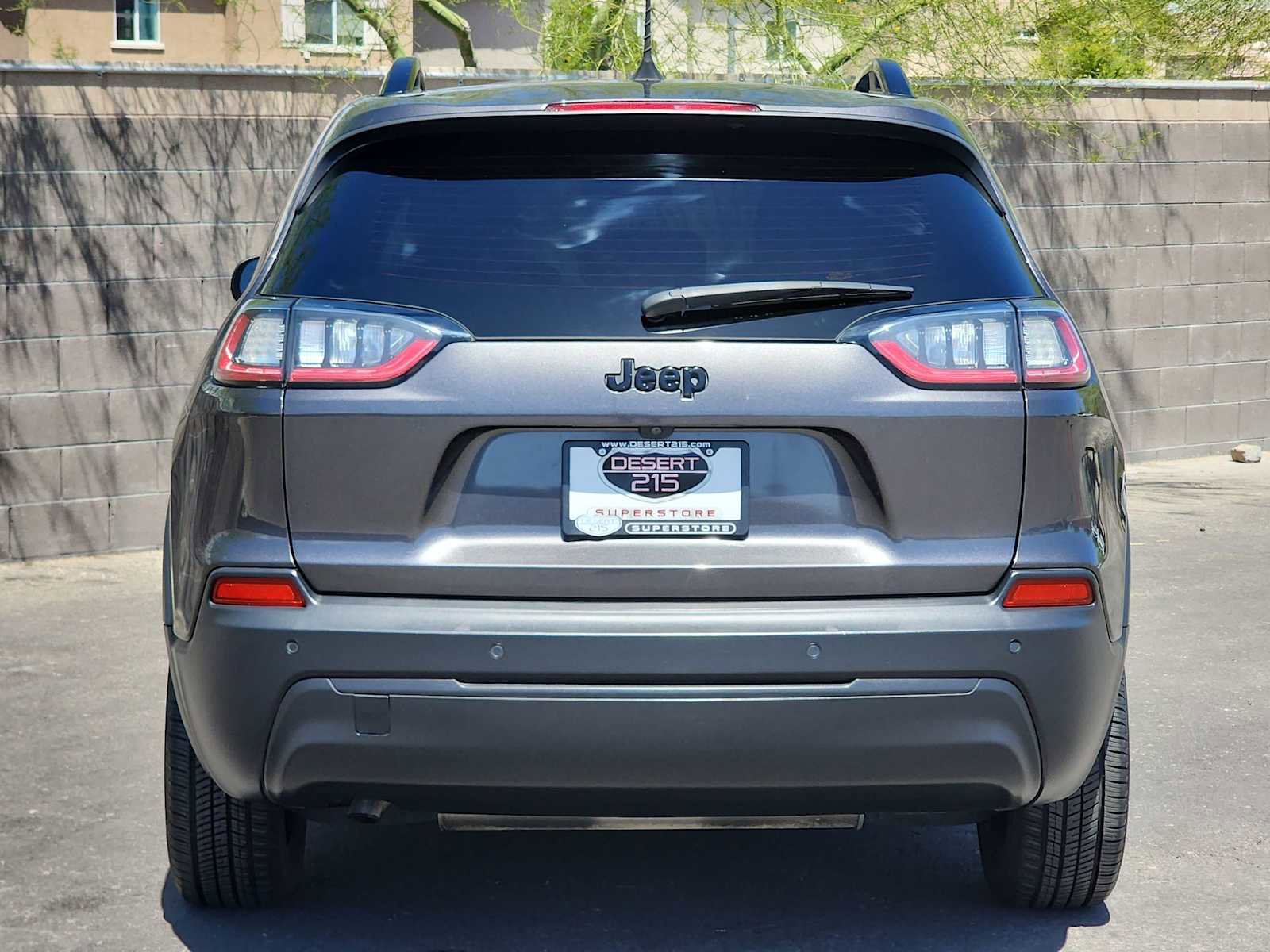 Used 2019 Jeep Cherokee Latitude Plus FWD image 8
