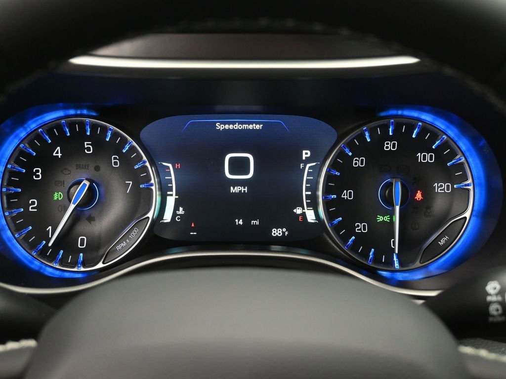 New 2026 Chrysler Pacifica Select image 9