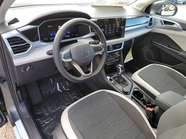 New 2025 Volkswagen Taos SE image 12