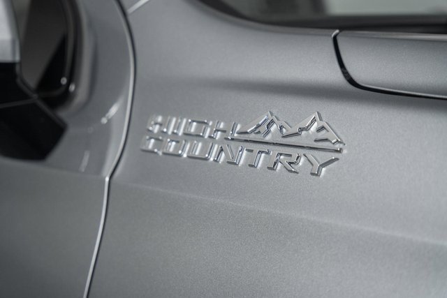 New 2026 Chevrolet Suburban High Country image 17