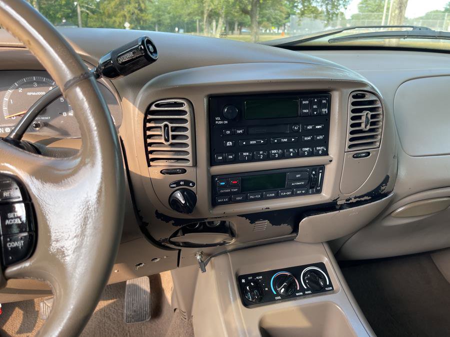 Used 2001 Ford Expedition Eddie Bauer image 17