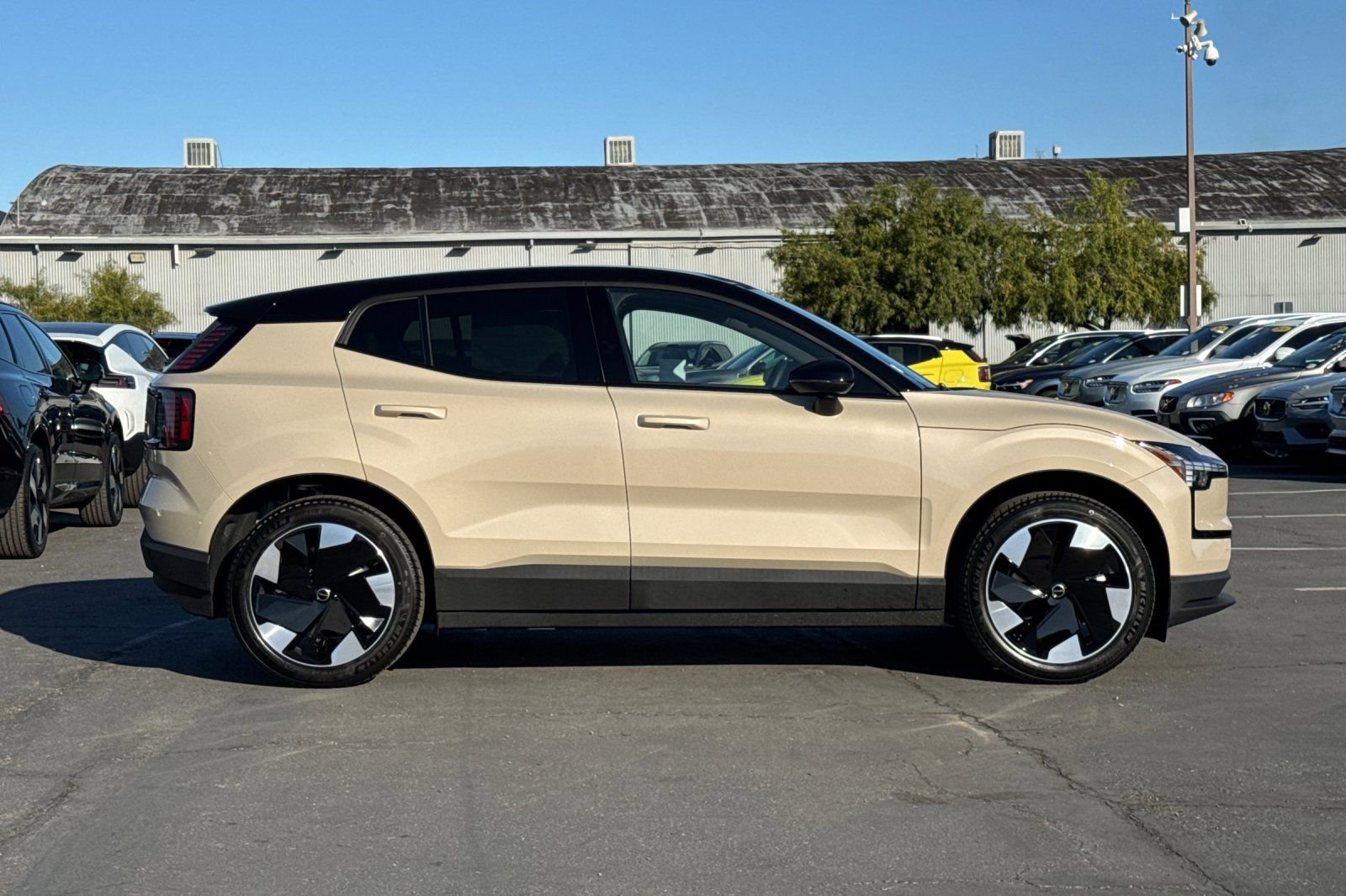 New 2026 Volvo EX30 Plus w/ Climate Package image 8