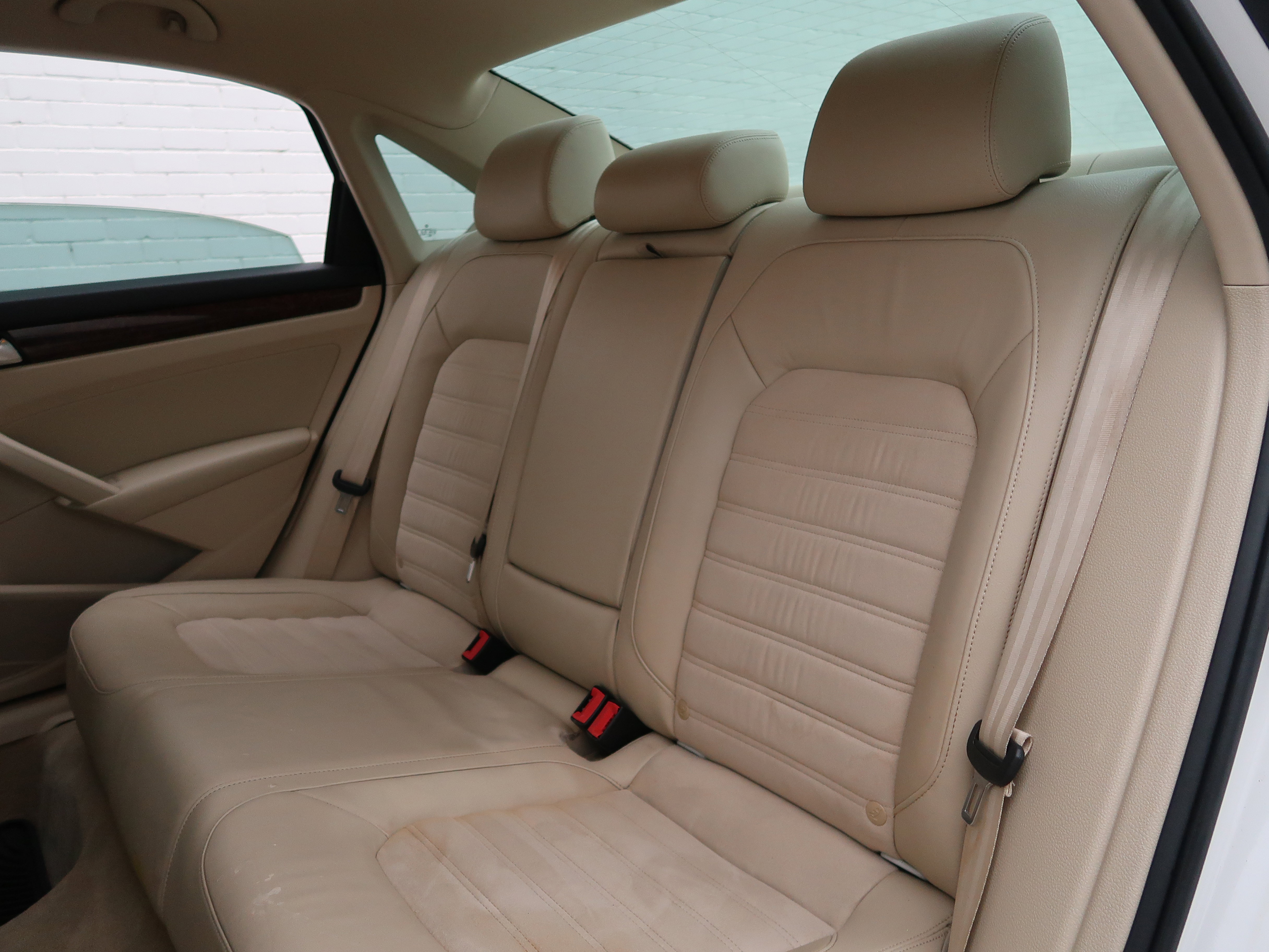 Used 2013 Volkswagen Passat TDI SEL Premium image 35