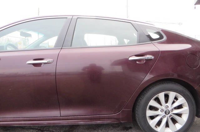 Used 2018 Kia Optima LX w/ 17" Alloy Wheels Package image 29