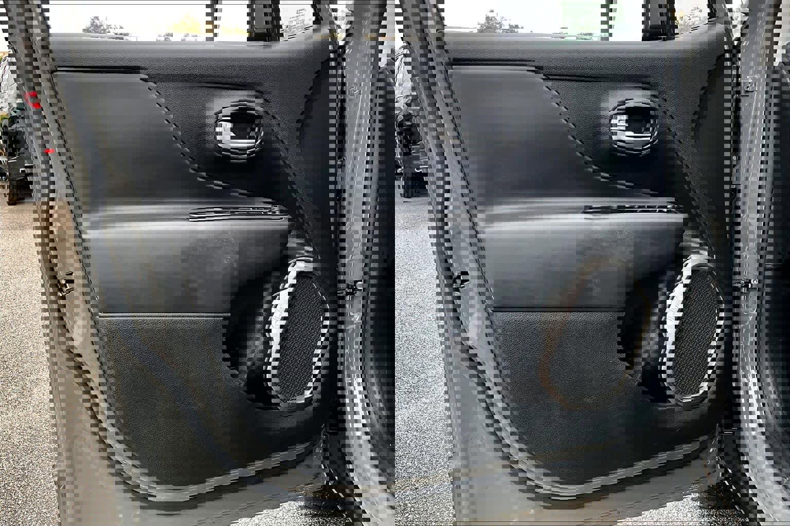 Used 2020 Jeep Renegade Limited w/ Advanced Technology Group image 22