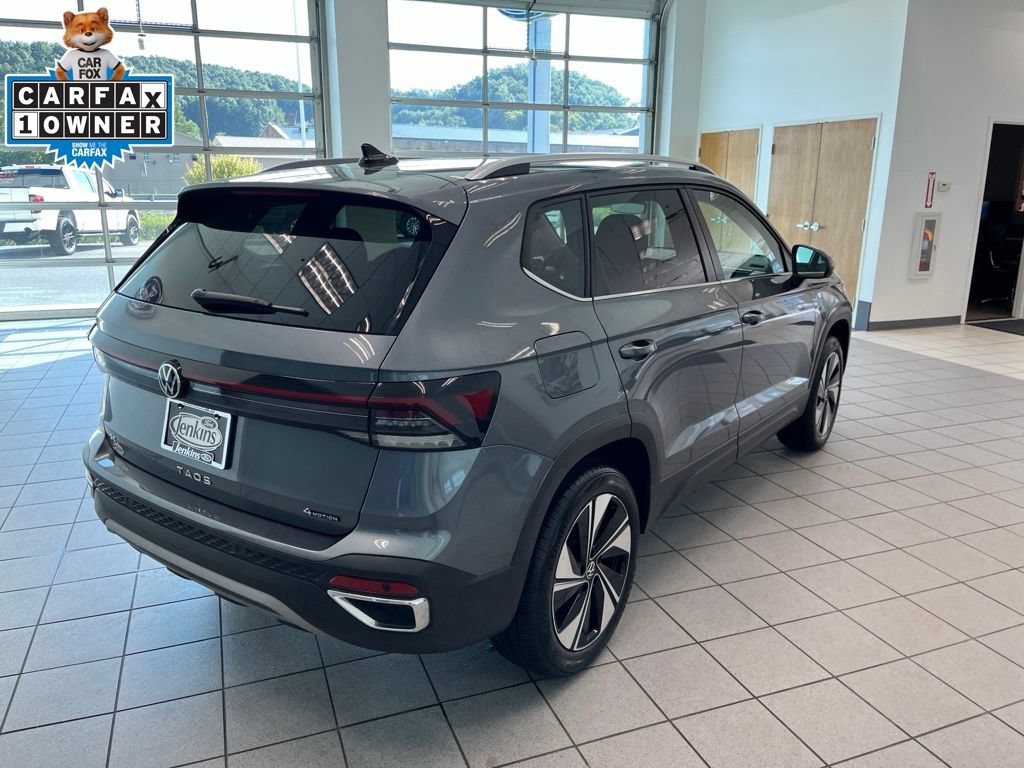 Used 2025 Volkswagen Taos SE AWD/4WD image 16
