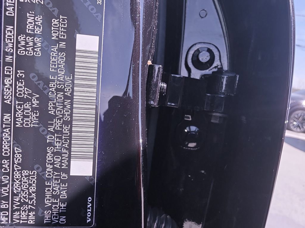 Used 2024 Volvo XC60 B5 Core w/ Protection Package Premier image 40