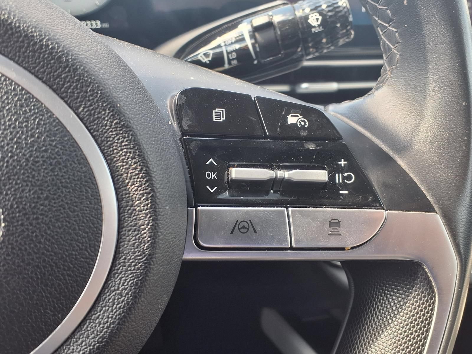 Used 2024 Hyundai Elantra Limited FWD image 16
