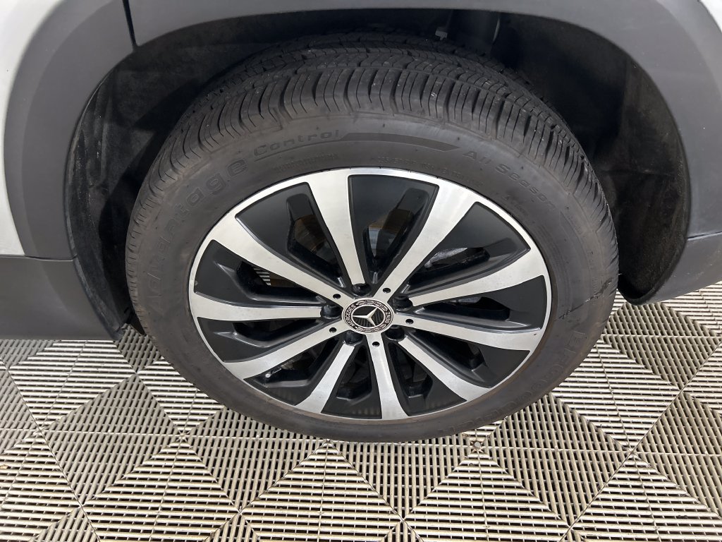 Used 2020 Mercedes-Benz GLB 250 4MATIC image 9