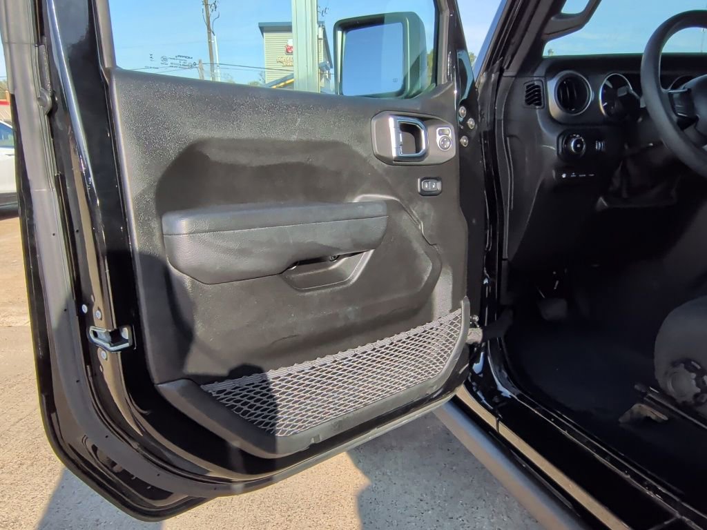 Used 2023 Jeep Wrangler Willys 4xe image 10