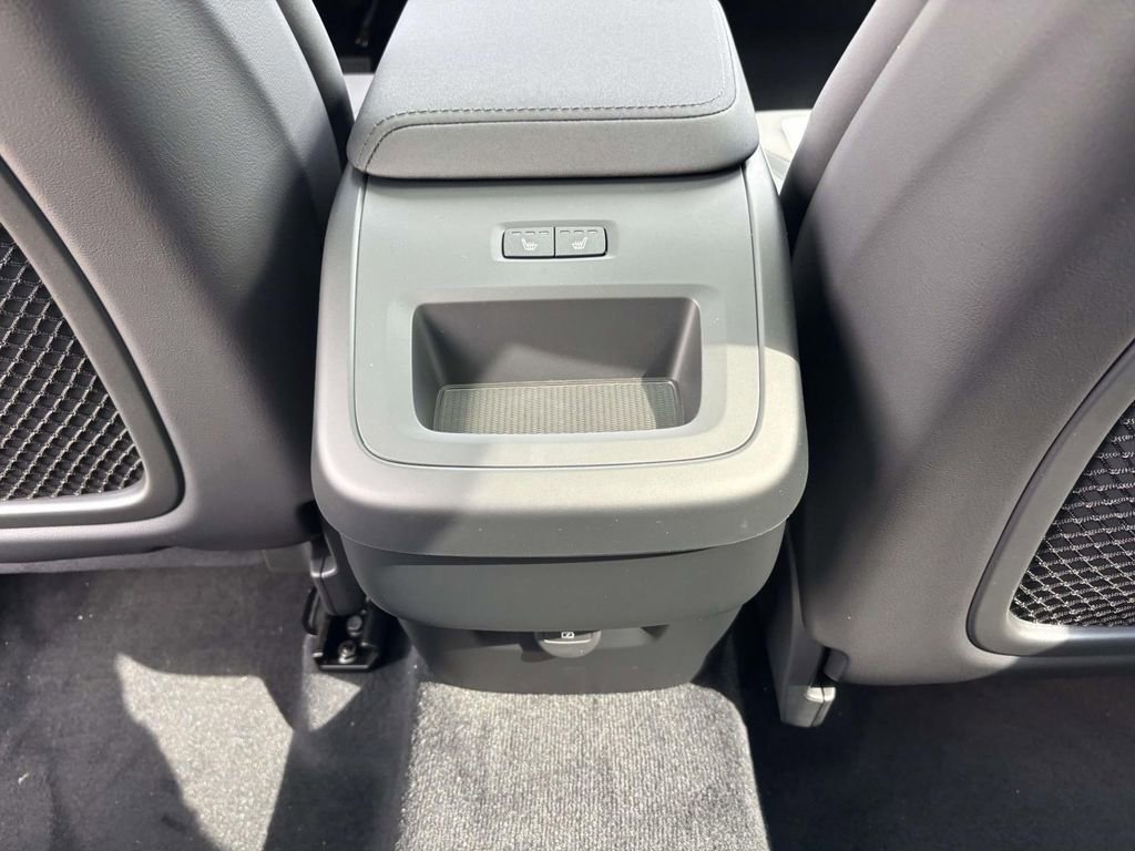 New 2026 Volvo XC60 B5 Plus w/ Protection Package Premier image 31
