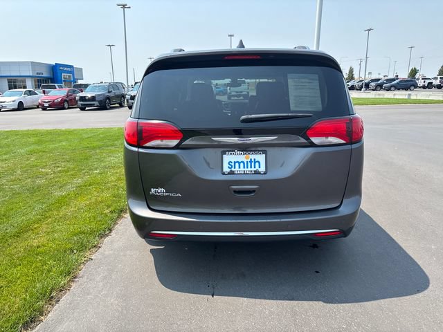 Used 2019 Chrysler Pacifica Touring-L FWD image 5