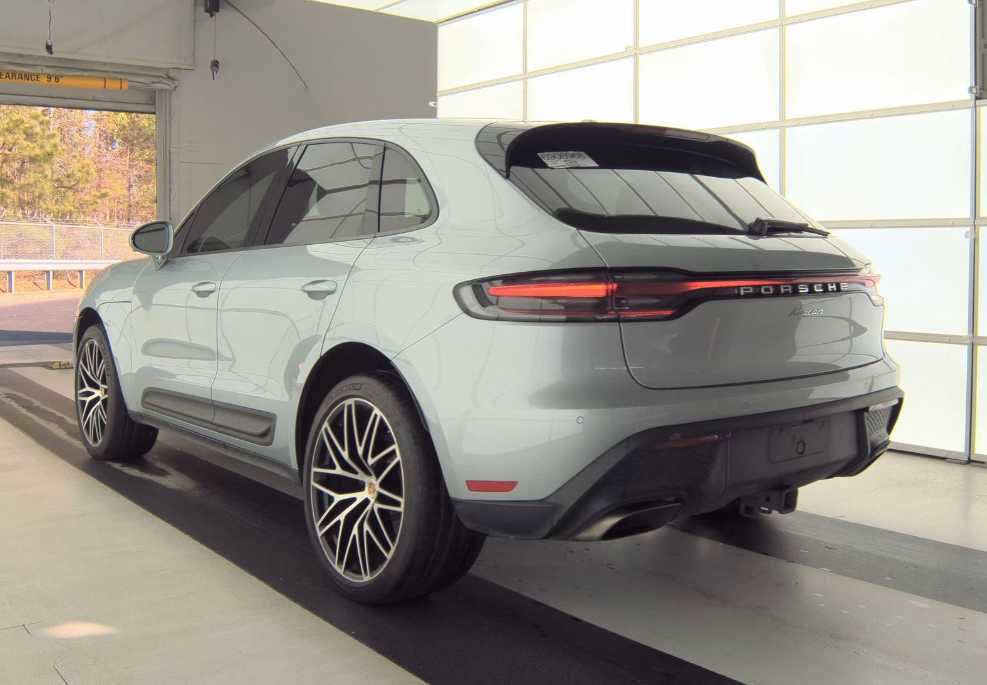 Used 2024 Porsche Macan image 5