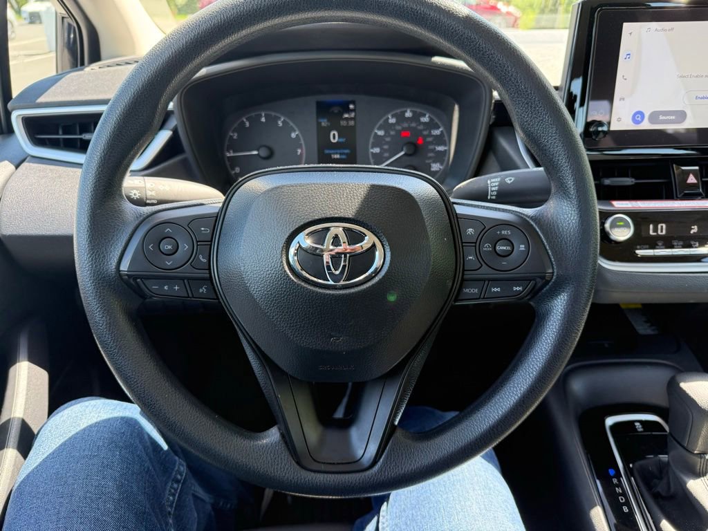 Used 2025 Toyota Corolla LE w/ LE Premium Package FWD image 10
