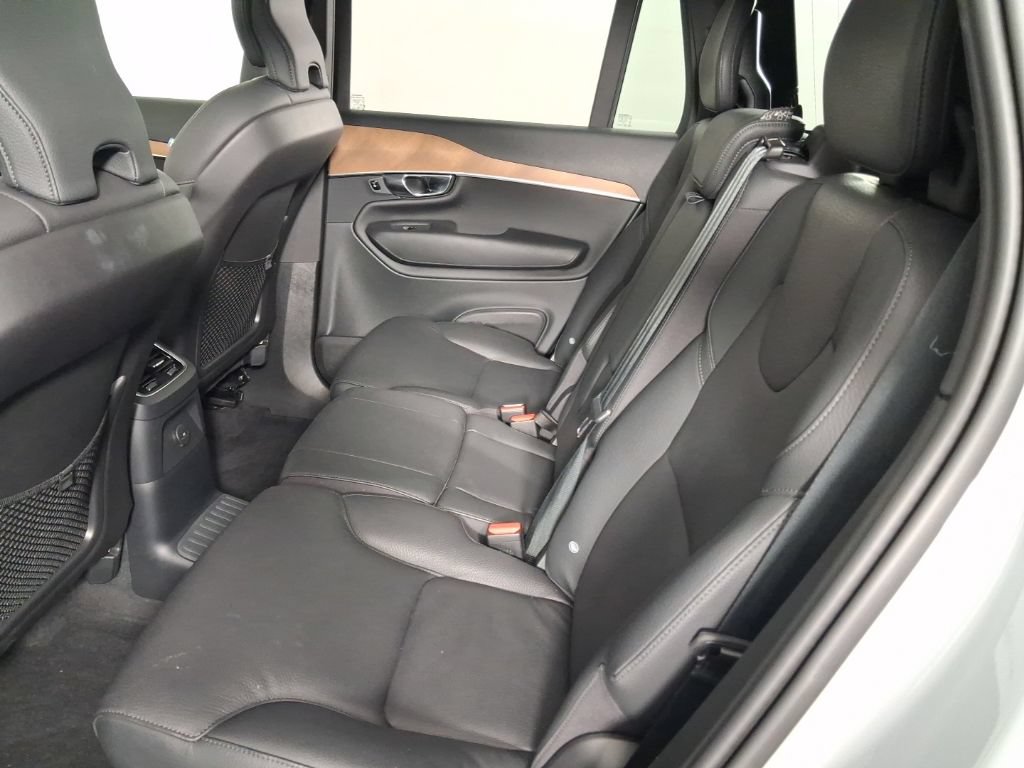 Certified 2025 Volvo XC90 T8 Plus w/ Protection Package AWD/4WD image 19