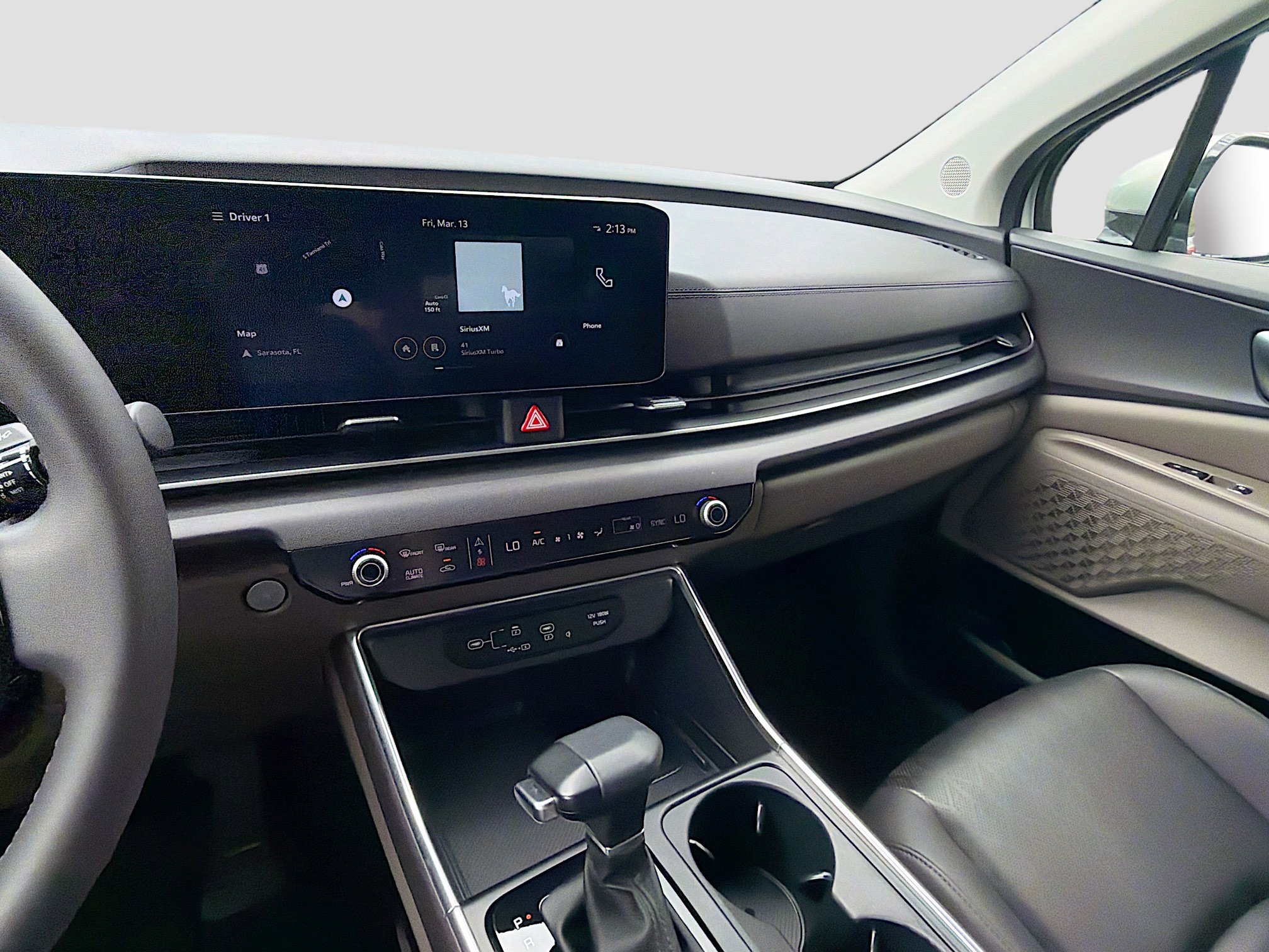 Used 2025 Kia Carnival EX image 29