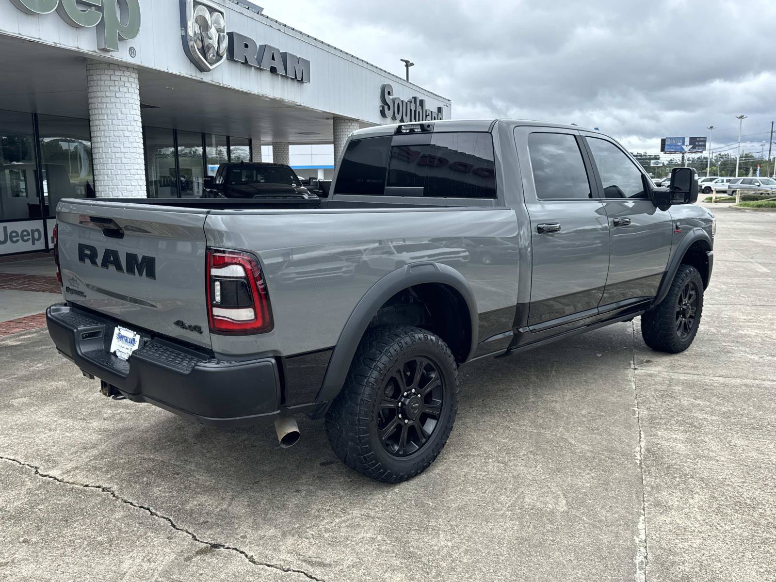 Used 2024 RAM 2500 Rebel w/ Towing Technology Group AWD/4WD image 7