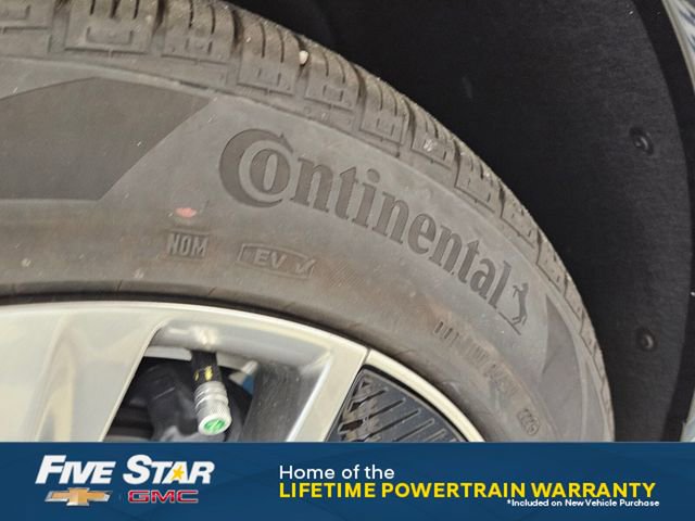 New 2025 Cadillac Optiq Luxury 1 image 21