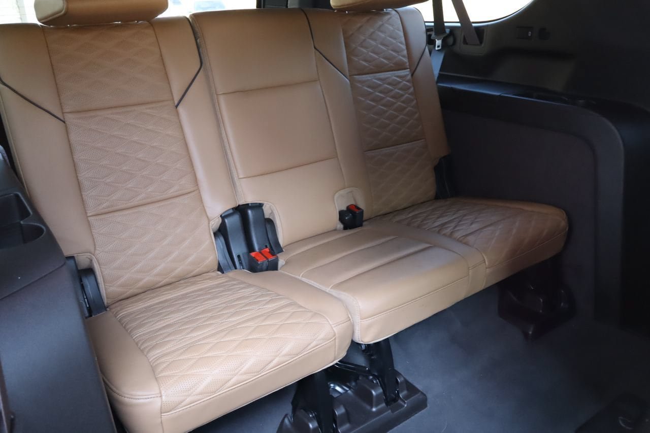 Used 2024 Cadillac Escalade ESV Sport AWD/4WD image 20