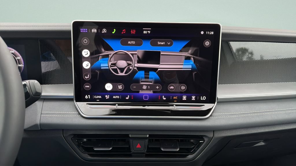 New 2026 Volkswagen Tiguan SE R-Line FWD image 18