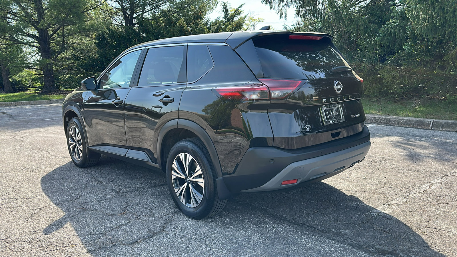 Certified 2023 Nissan Rogue SV image 7