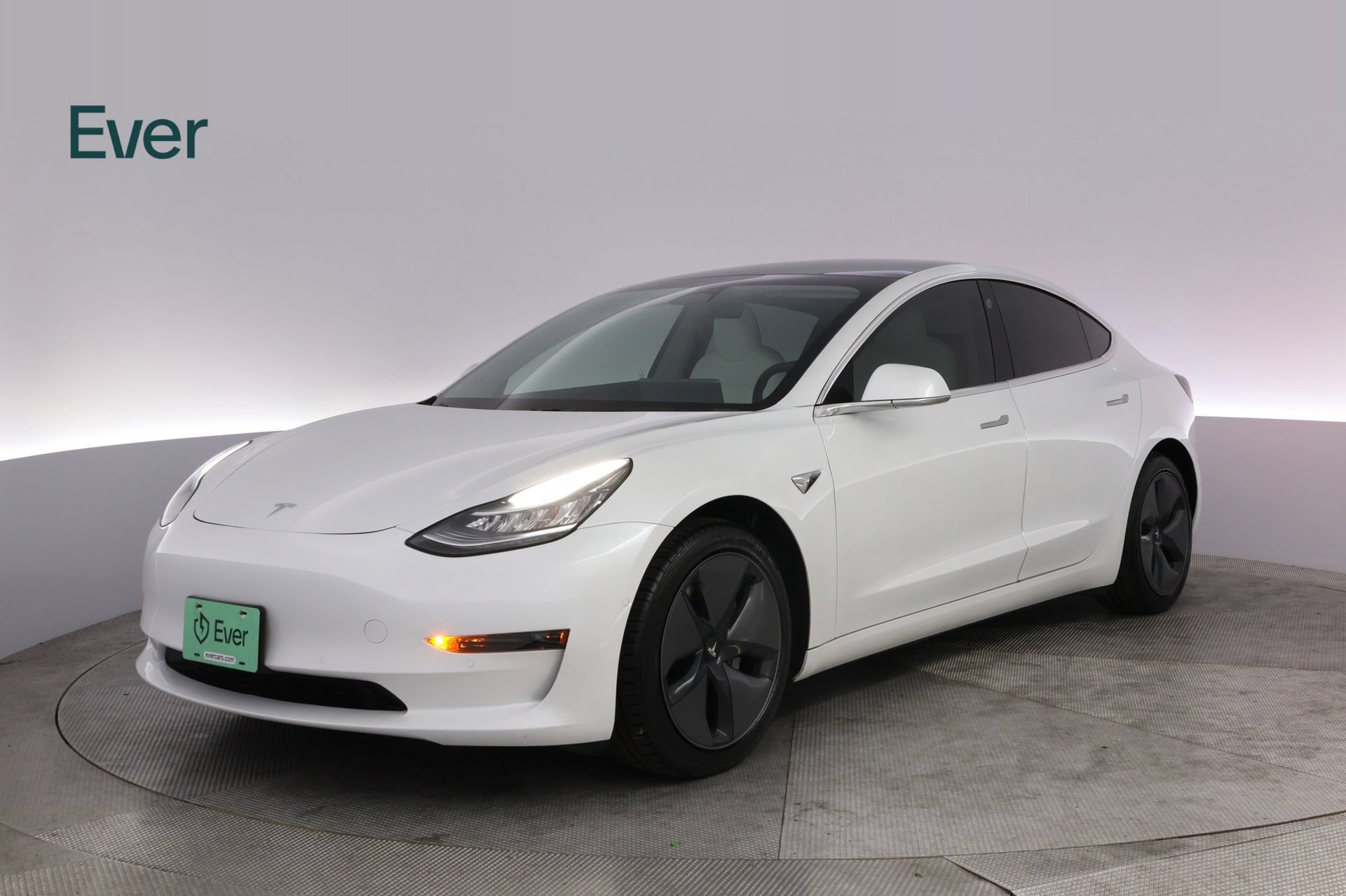 Used 2020 Tesla Model 3 Standard Range RWD image 2