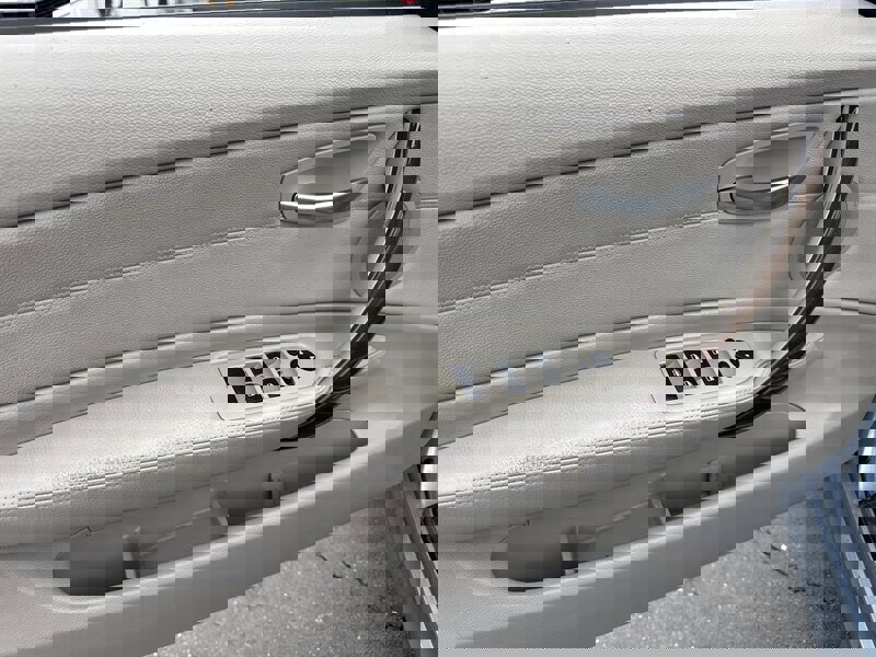 Used 2012 BMW 135i Convertible image 20