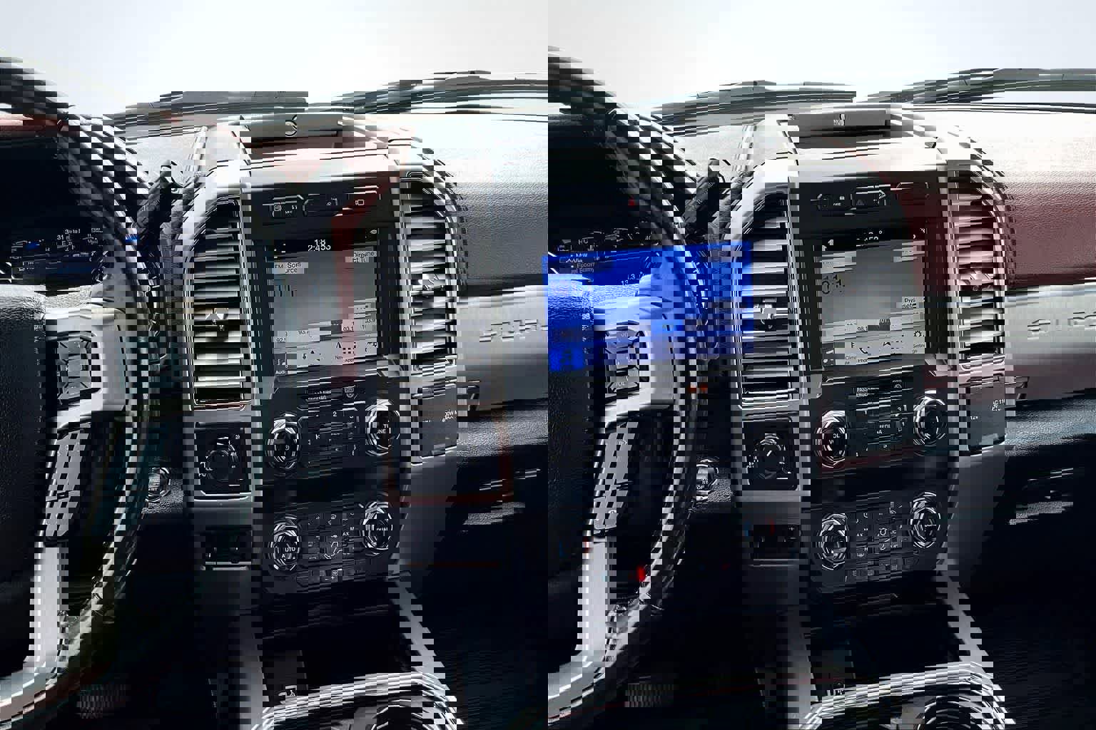 Used 2019 Ford F350 Platinum image 16