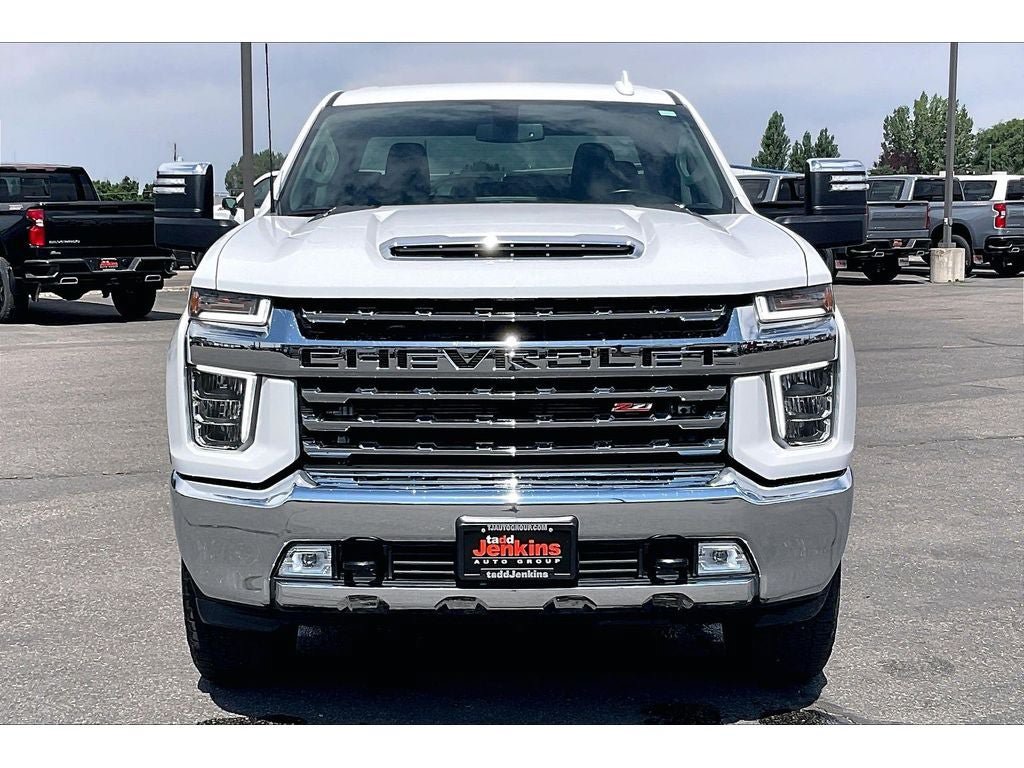 Used 2022 Chevrolet Silverado 3500 LTZ AWD/4WD image 3