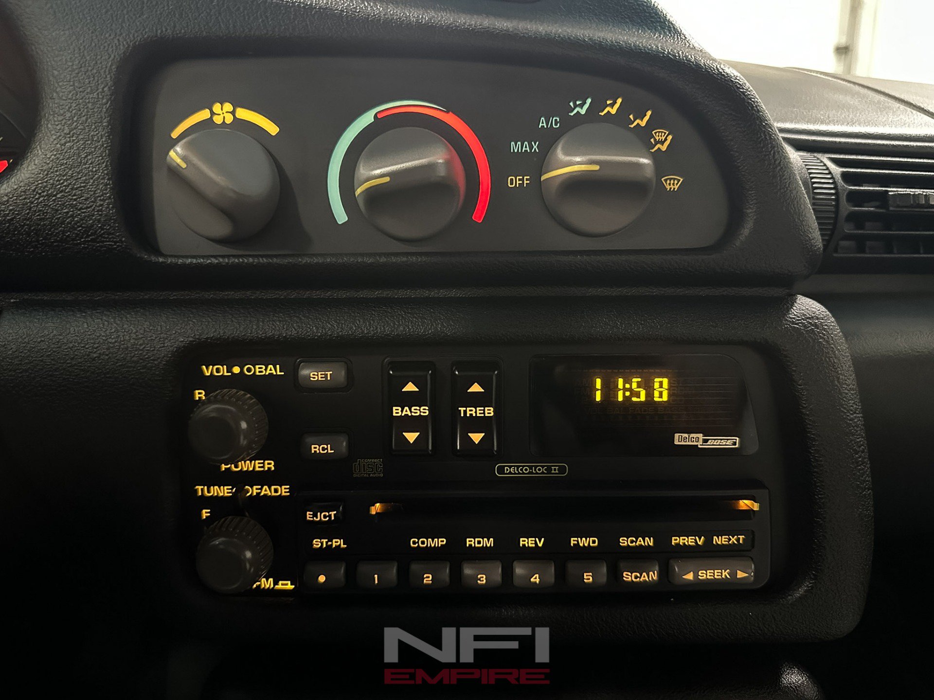 Used 1993 Chevrolet Camaro Z28 RWD image 27