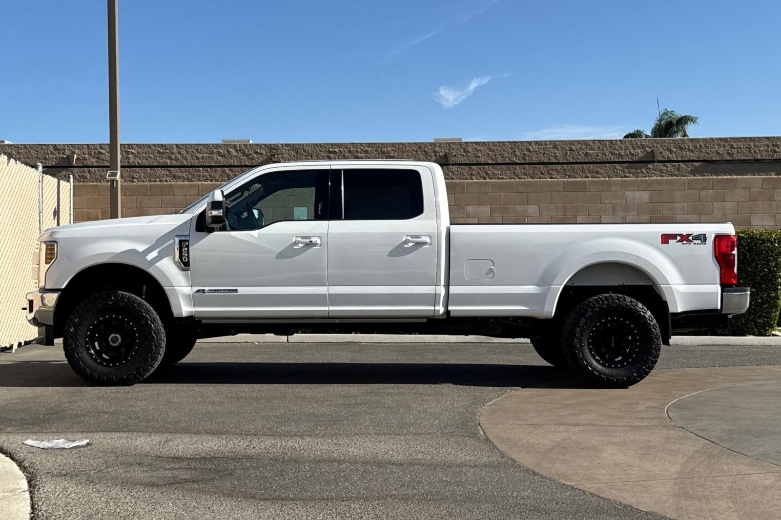 Used 2019 Ford F250 Lariat w/ Lariat Ultimate Package AWD/4WD image 7