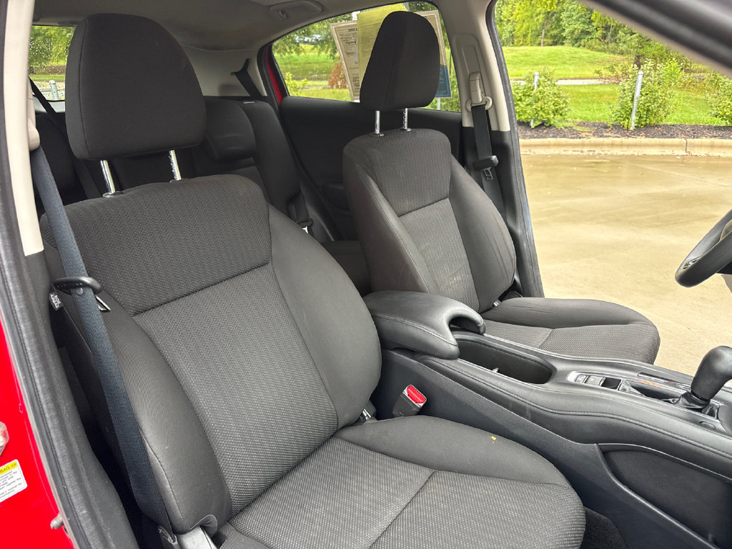 Used 2016 Honda HR-V EX image 34