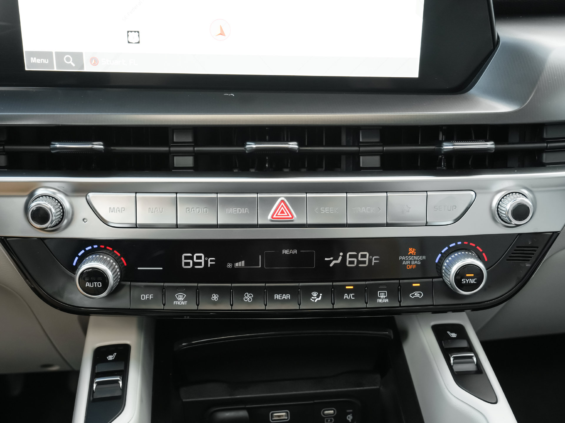 Used 2025 Kia Telluride S FWD image 13