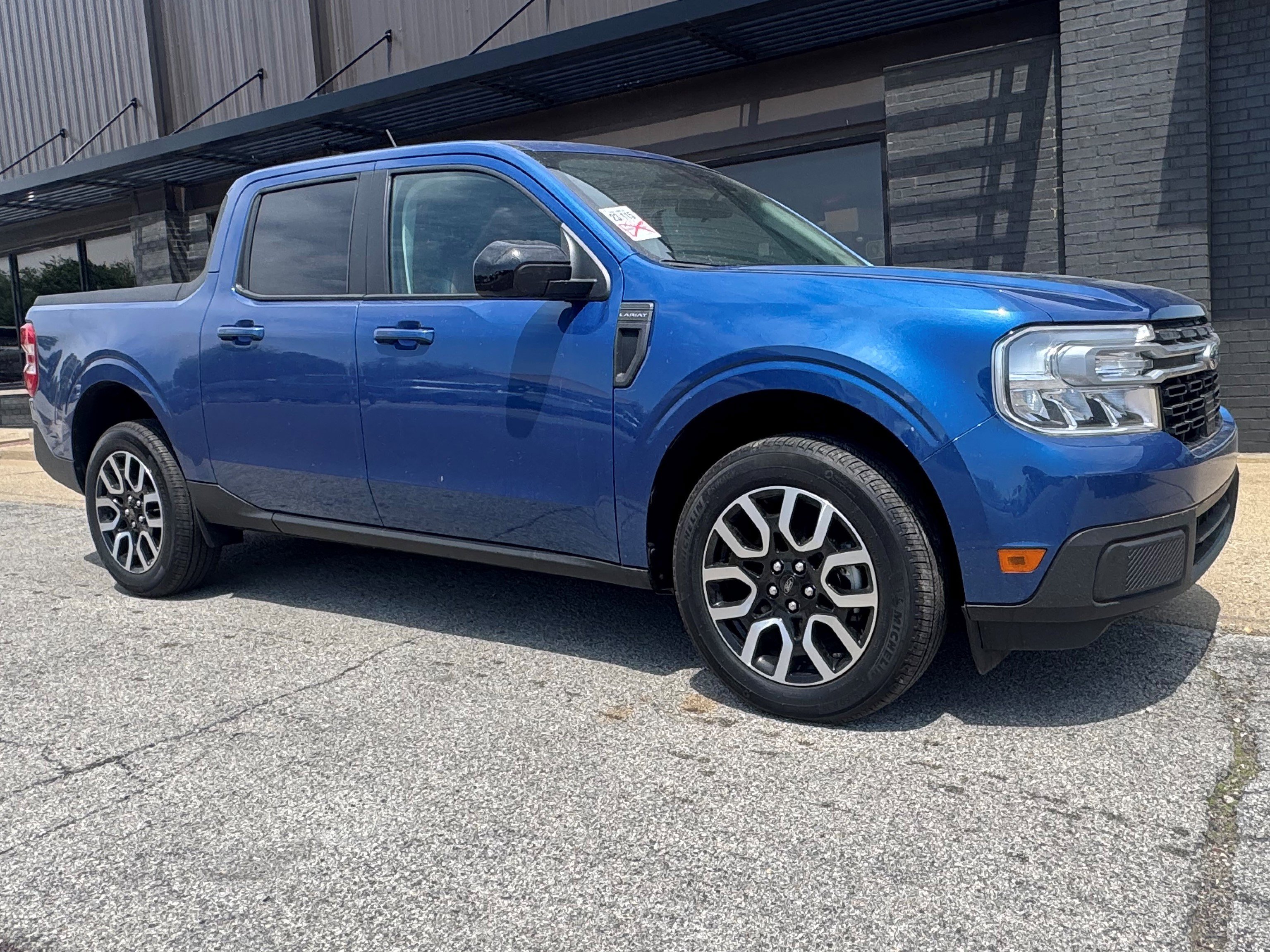 Used 2024 Ford Maverick Lariat FWD image 3