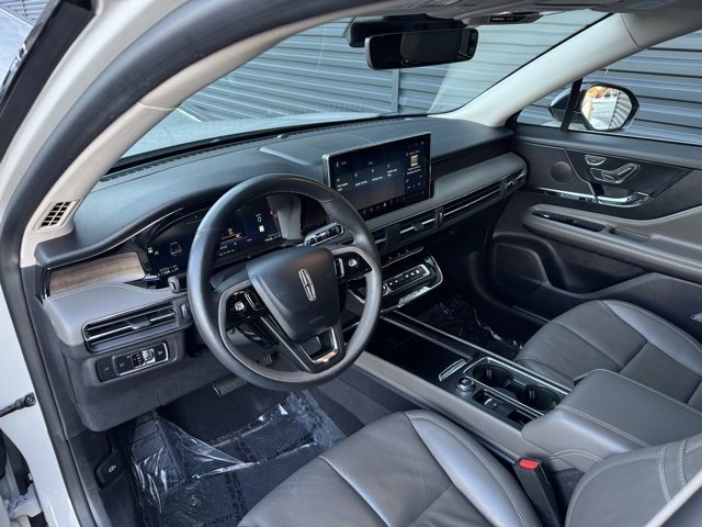 Used 2023 Lincoln Corsair Reserve w/ Equipment Group 201A image 4