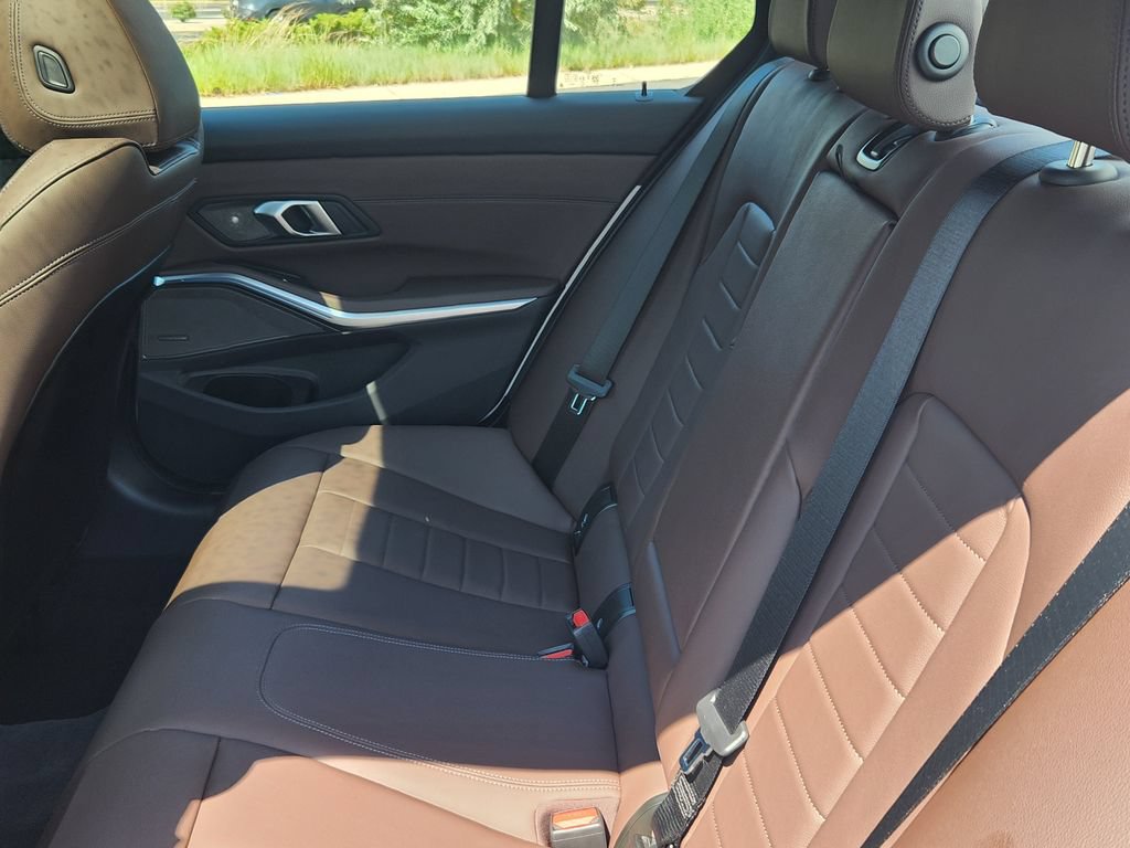Used 2025 BMW 330i xDrive Sedan AWD/4WD image 10