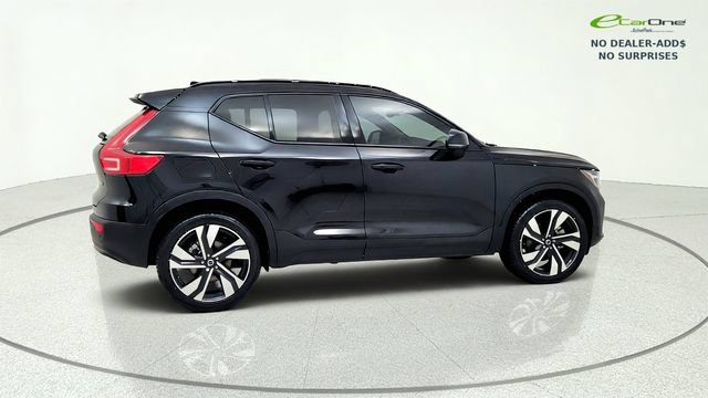 Used 2024 Volvo XC40 B5 Plus w/ Protection Package Premier AWD/4WD image 9