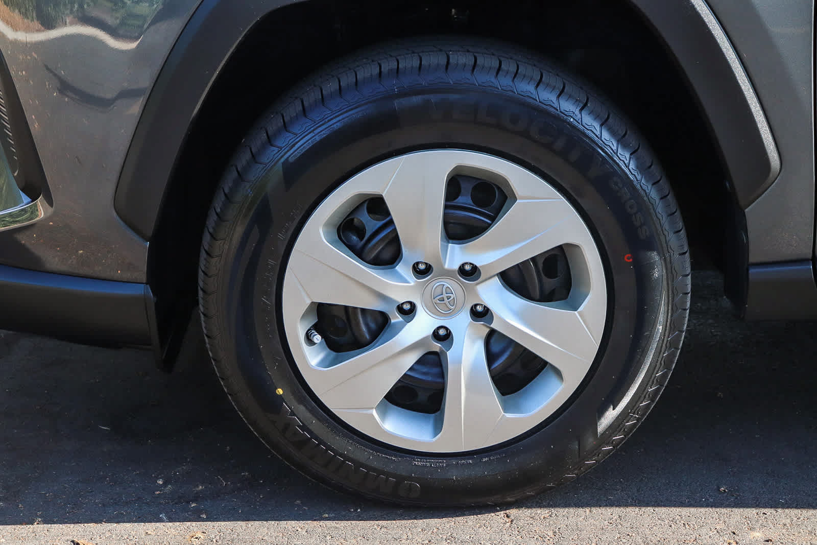 Used 2021 Toyota RAV4 LE AWD/4WD image 11