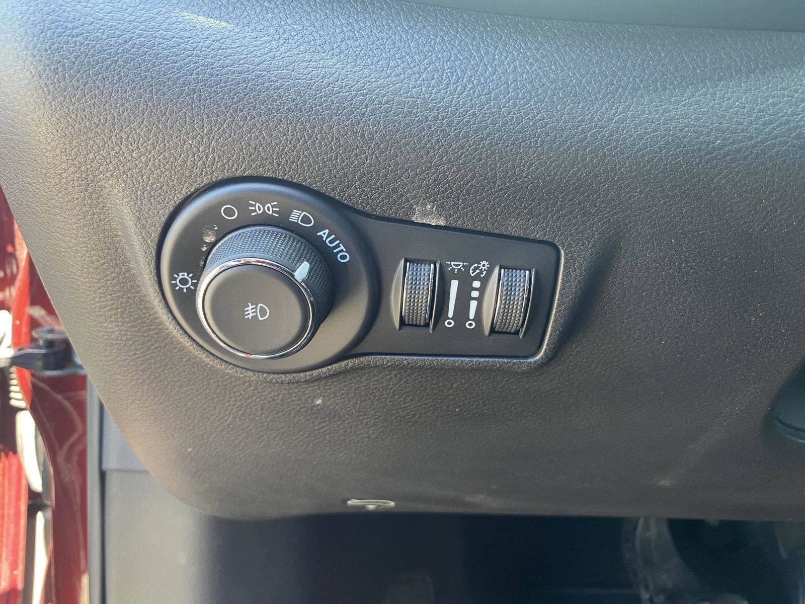 Used 2022 Jeep Compass Limited AWD/4WD image 17