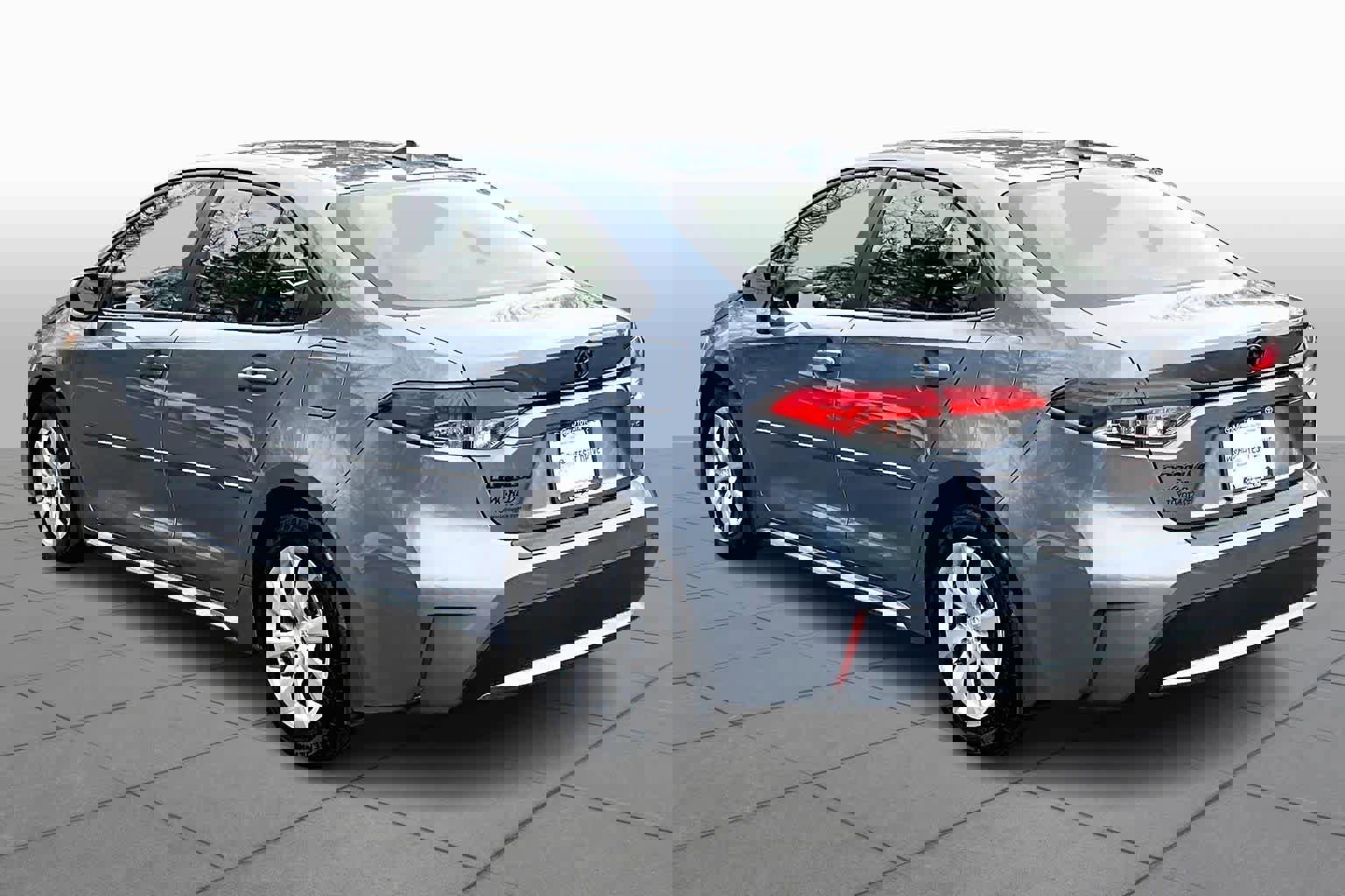 Used 2022 Toyota Corolla LE w/ Body Protection Package (TMS) image 12