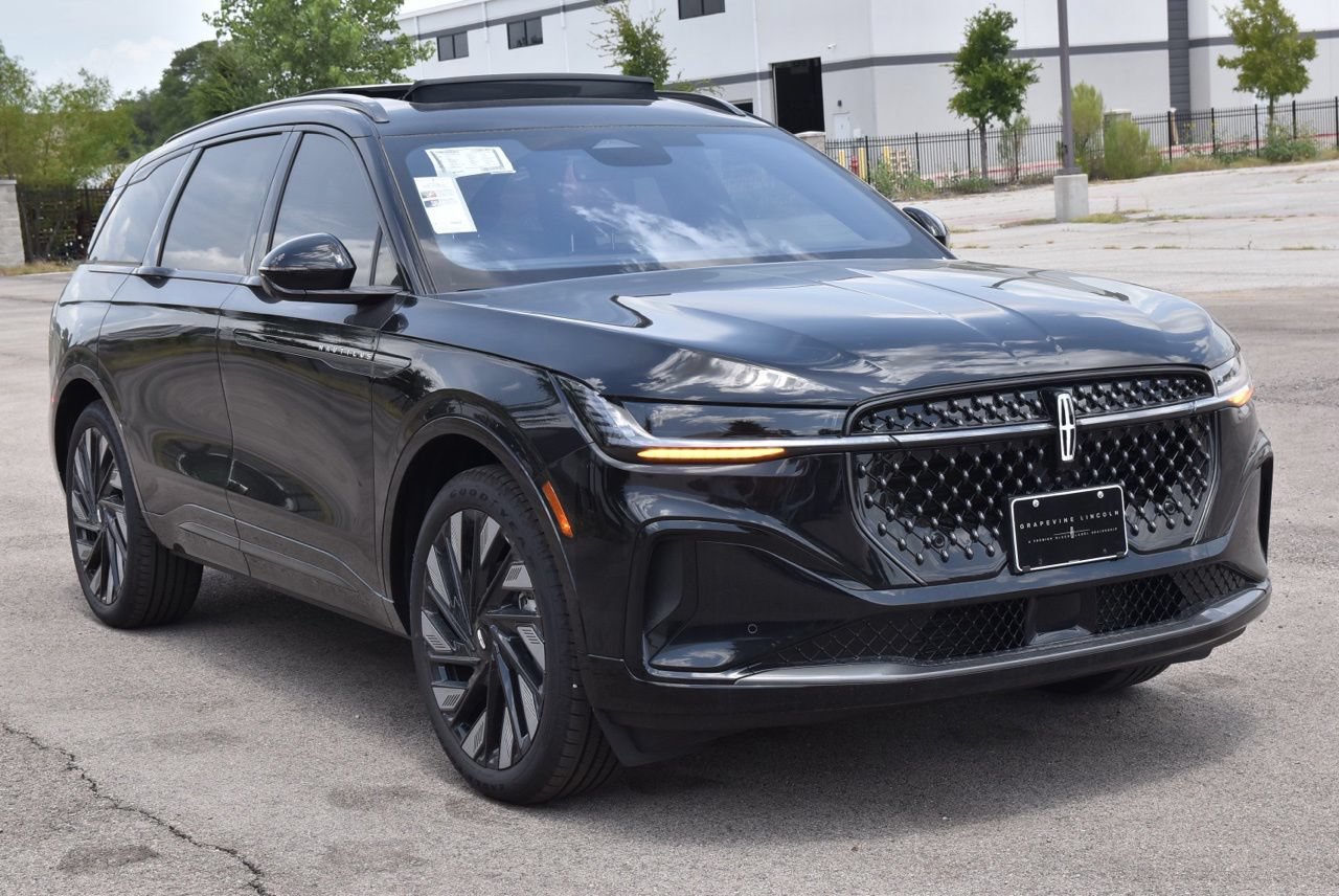 New 2026 Lincoln Nautilus Reserve AWD/4WD image 3